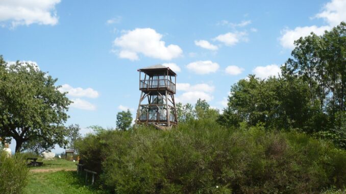 Rozhledna Barborka. Autor: Czech Wikipedia user Marzper – vlastní dílo, CC BY-SA 3.0. Zdroj: Wikimedia Commons