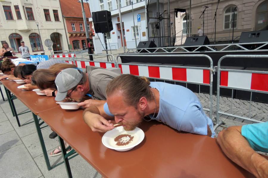 Slavnosti kaše jsou tradiční městská slavnost v Horažďovicích, která se koná každý rok na konci června. Zdroj: Město Horažďovice