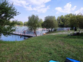 Vrbické jezero v Bohumíně. Autor: Fry72 , Karel FRYDRÝŠEK, licence CC BY-SA .0. Zdroj: Wikimedia Commons