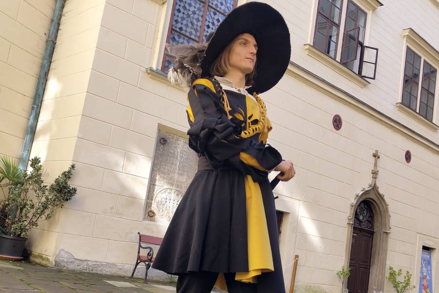 Hrady a zámky se čím dál víc stávají jevištěm živé historie. Zdroj: Národní památkový ústav