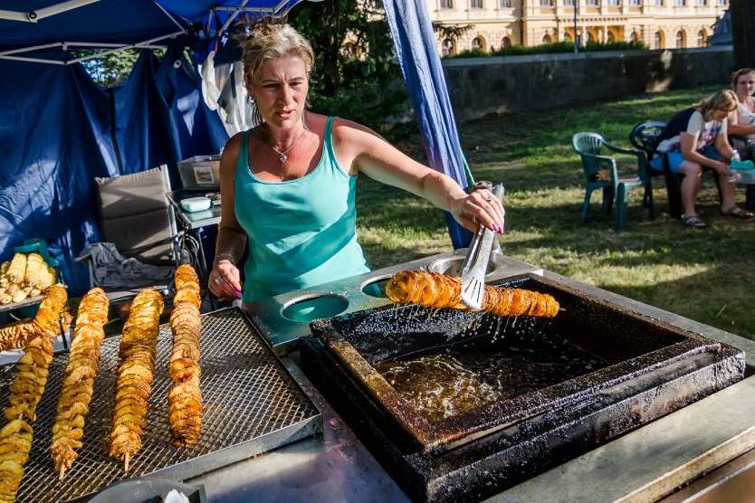 Zámecké slavnosti ve Šluknově jsou největší tradiční kulturní událostí léta na Šluknovsku, která každoročně láká tisíce návštěvníků. Zdroj: Šluknovský zámek