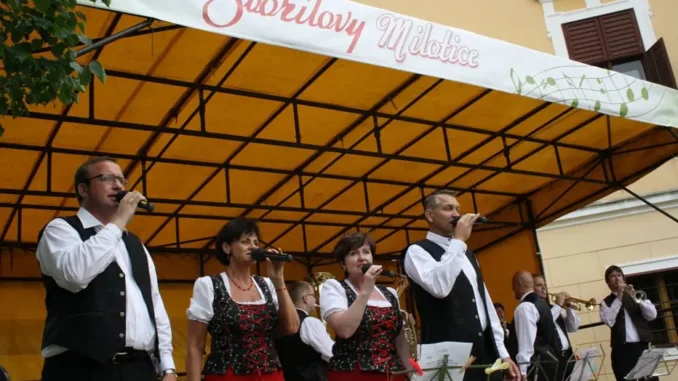 Zbořilovy Milotice – přehlídka dechových hudeb. Zdroj: oficiální webová prezentace státního zámku Milotice