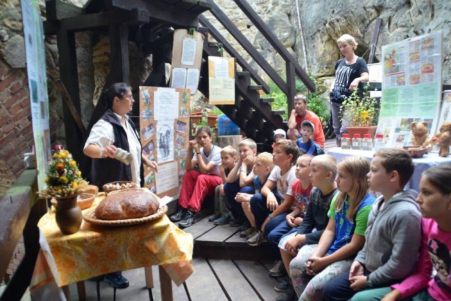 Dny svaté Markéty na hradě Rotštejn jsou tematickým komponovaným programem, který probíhá v letní sezóně. Zdroj: Hrad Rotštejn