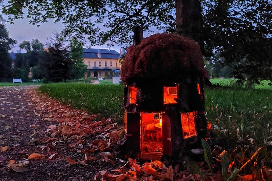 Pouze jednou za rok skřítci na zámku Slatiňany odčarují svá kouzla a nechají lidi nahlédnout do svých miniaturních životů. Ilustrační foto. Zdroj: Národní památkový ústav