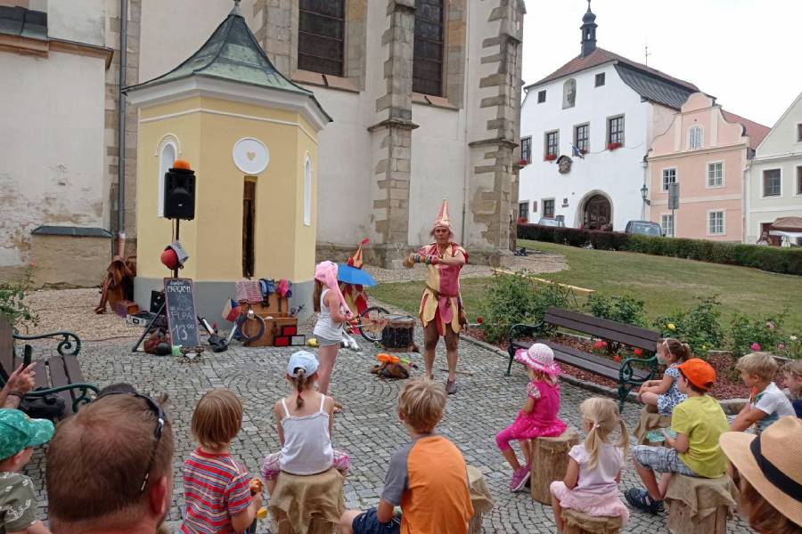 Anenská pouť je nejvýznamnější kulturní akcí a slavností města Horšovský Týn. Zdroj: MKZ Horšovský Týn
