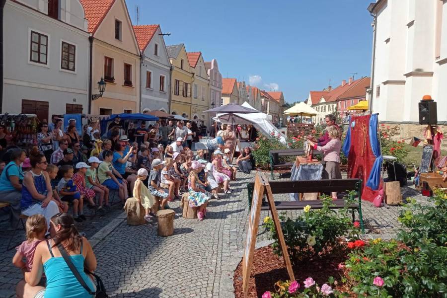 Anenská pouť je nejvýznamnější kulturní akcí a slavností města Horšovský Týn. Zdroj: MKZ Horšovský Týn