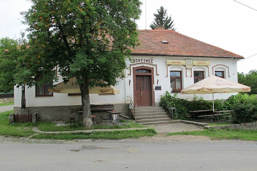 Hospoda v obci Obděnice. Zdroj: Huhulenik, CC BY 3.0, Wikimedia Commons