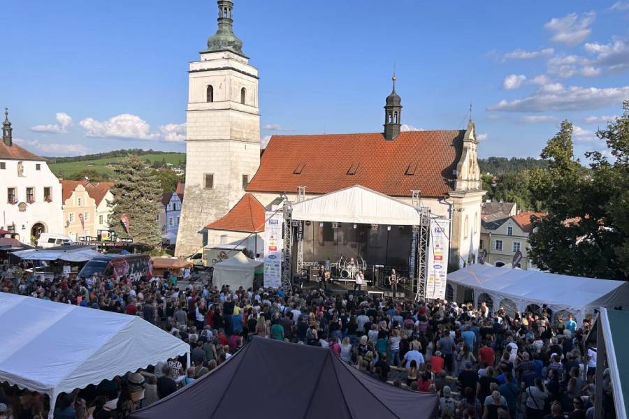 Anenská pouť je nejvýznamnější kulturní akcí a slavností města Horšovský Týn. Zdroj: MKZ Horšovský Týn