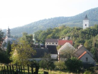 Levín vznikl jako podhradí středověkého hradu. Autor: Josef Taylor, Licence CC BY-SA 3.0 Zdroj: via Wikimedia Commons, upravená velikost fotografie